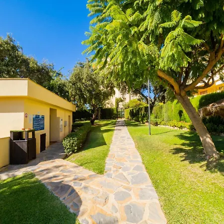 Cubo's Luna Mijas Costa Cabopino
